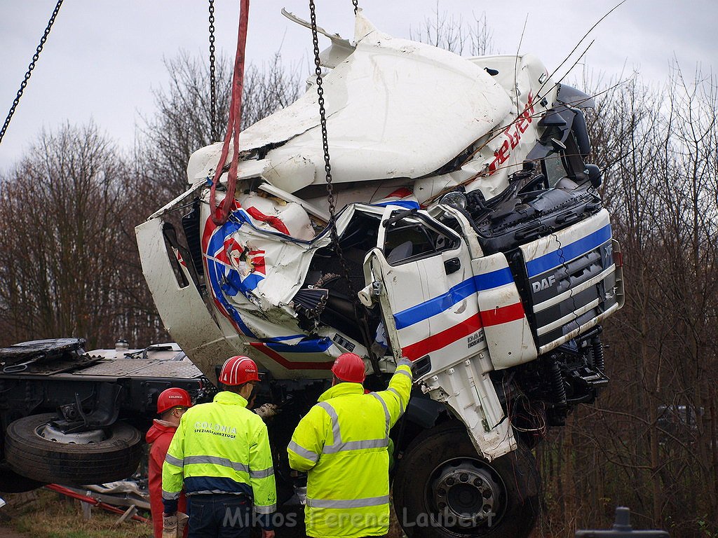 LKW stuerzt um A 3 Rich Frankfurt AK Heumar P0875.JPG